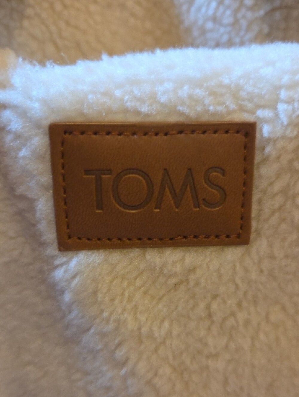 TOMS Cream Sherpa & Tan Duffel Bag - Picture 4 of 9